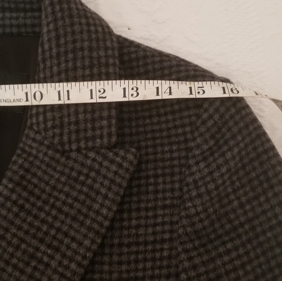 Club Monaco Coat. Size Medium - Picture 9 of 16